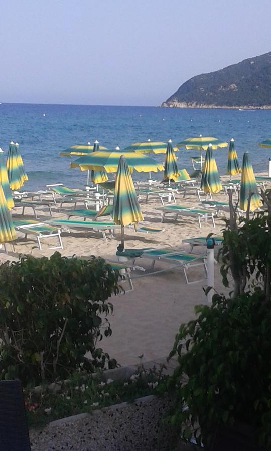 Al Relax Panzió Cagliari Kültér fotó